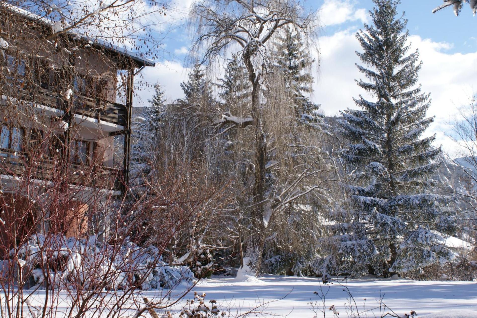 Hotel De La Gare Eygliers Exteriör bild